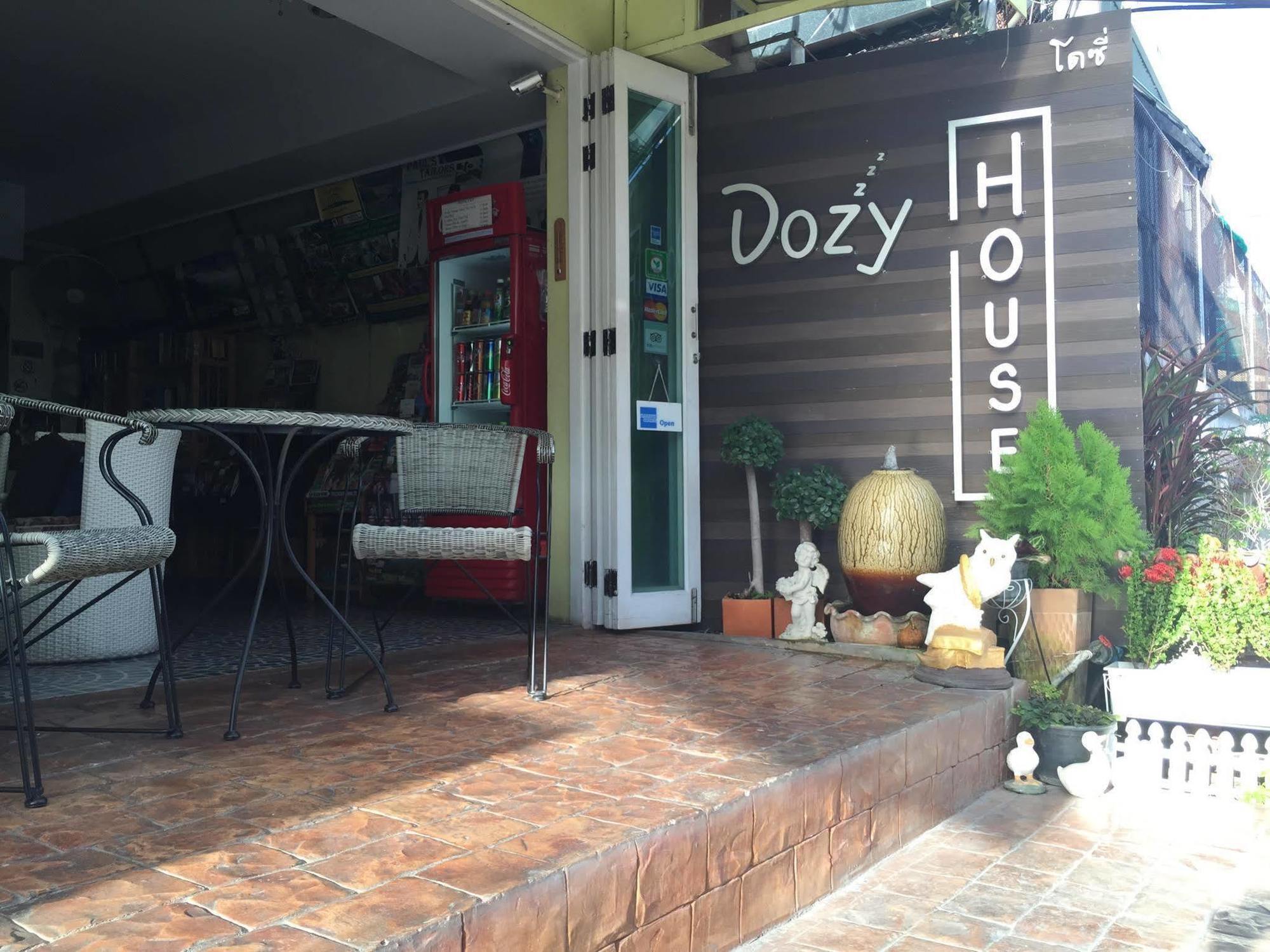 Hotel Dozy House Chiang Mai Exterior foto